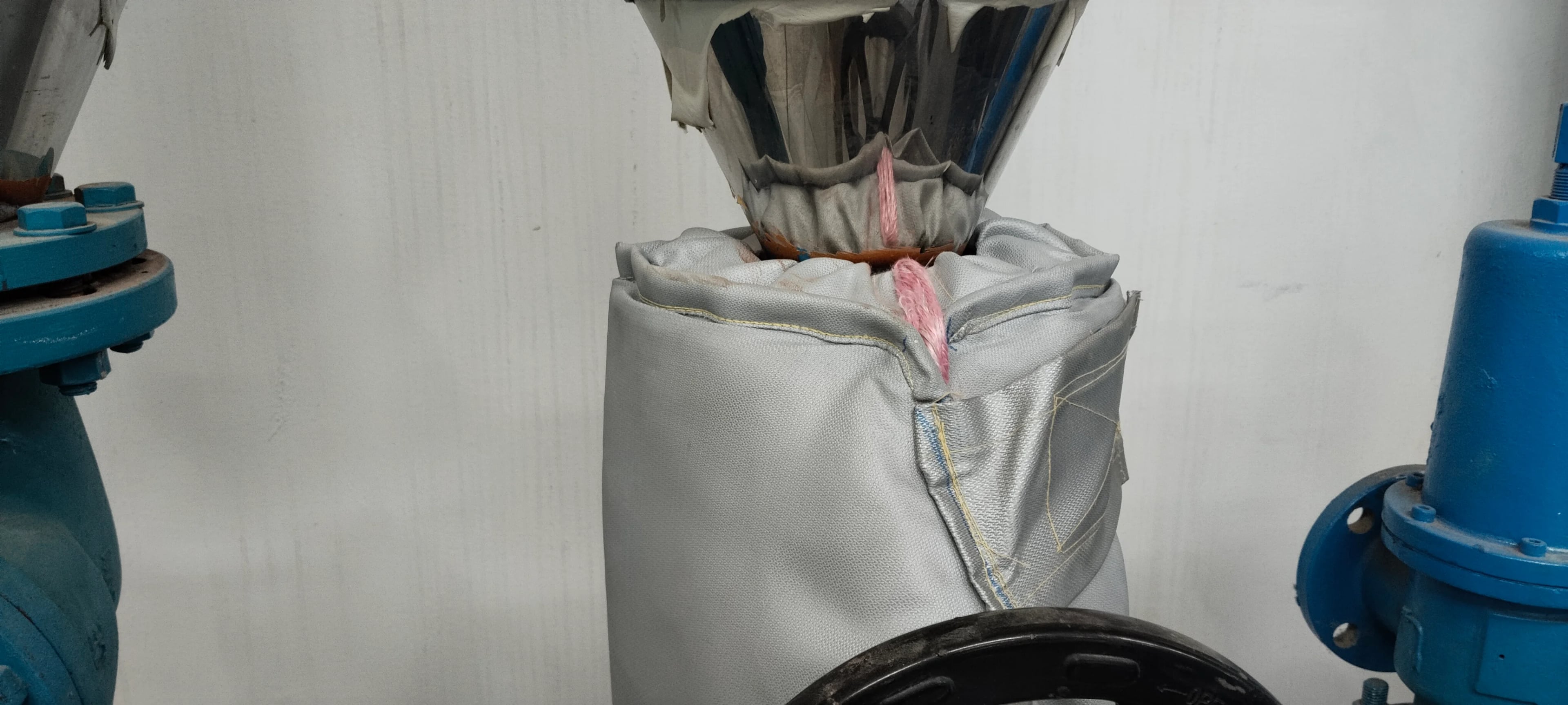 Energy-saving valve insulation cover for power plants and process industries