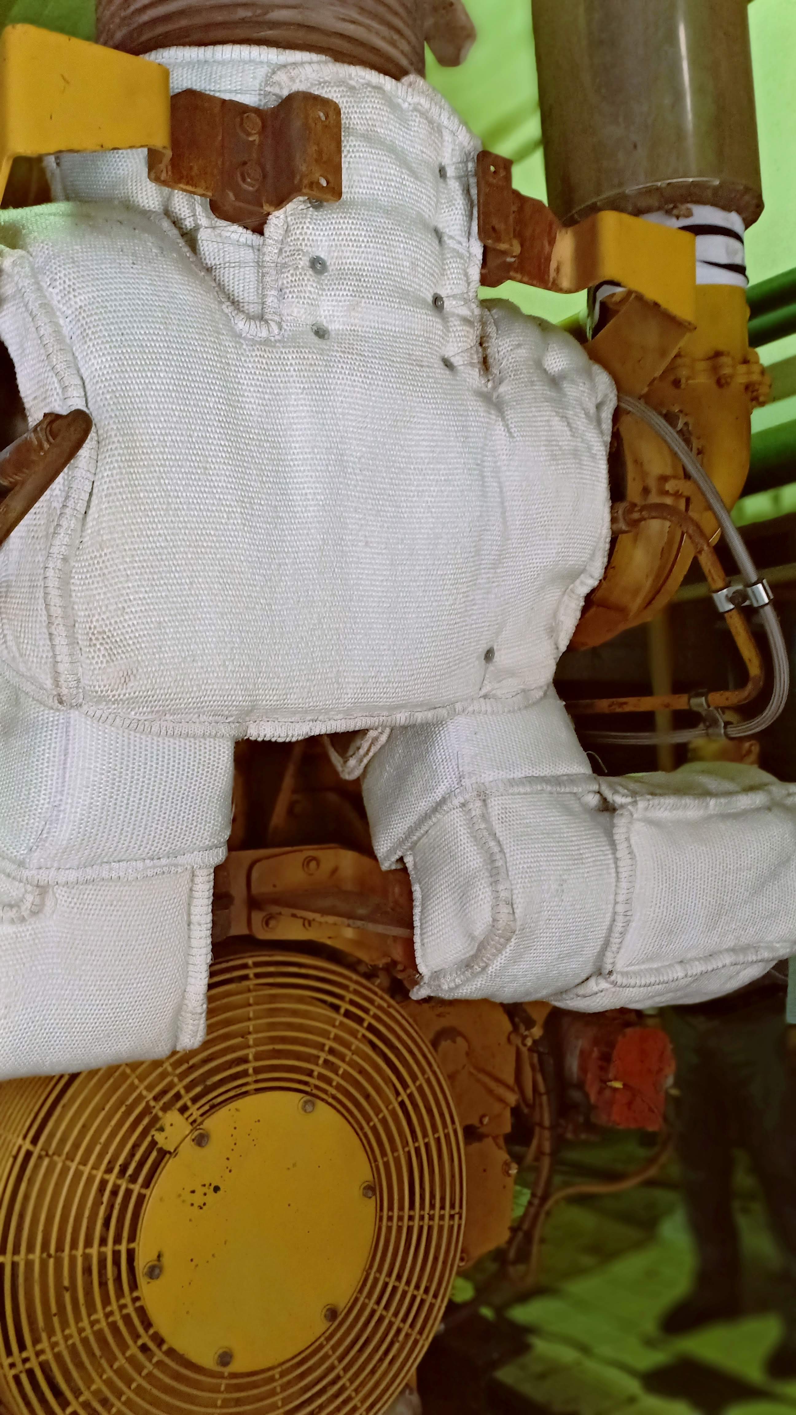 Removable lagging insulation jacket for Caterpillar G3516C, designed for industrial heat retention, energy saving, and safe maintenance access in power generation systems.