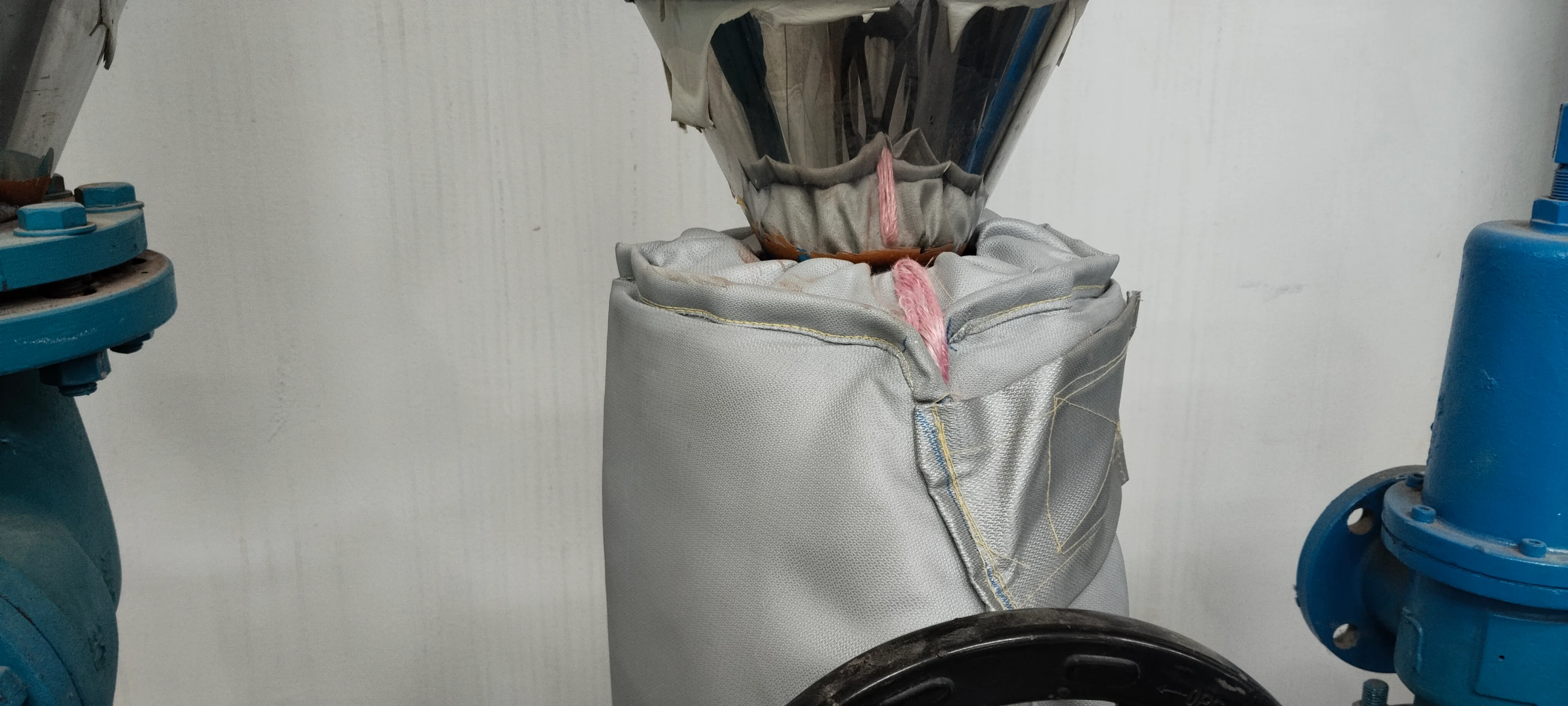 Energy-saving valve insulation cover for power plants and process industries